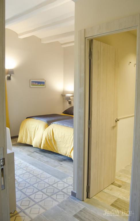 Hostal 1888 Gironella Dış mekan fotoğraf